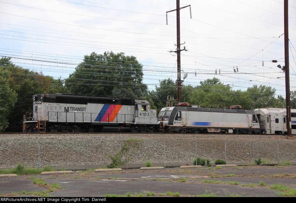 NJT 4103, 4642 heading to Morrisville